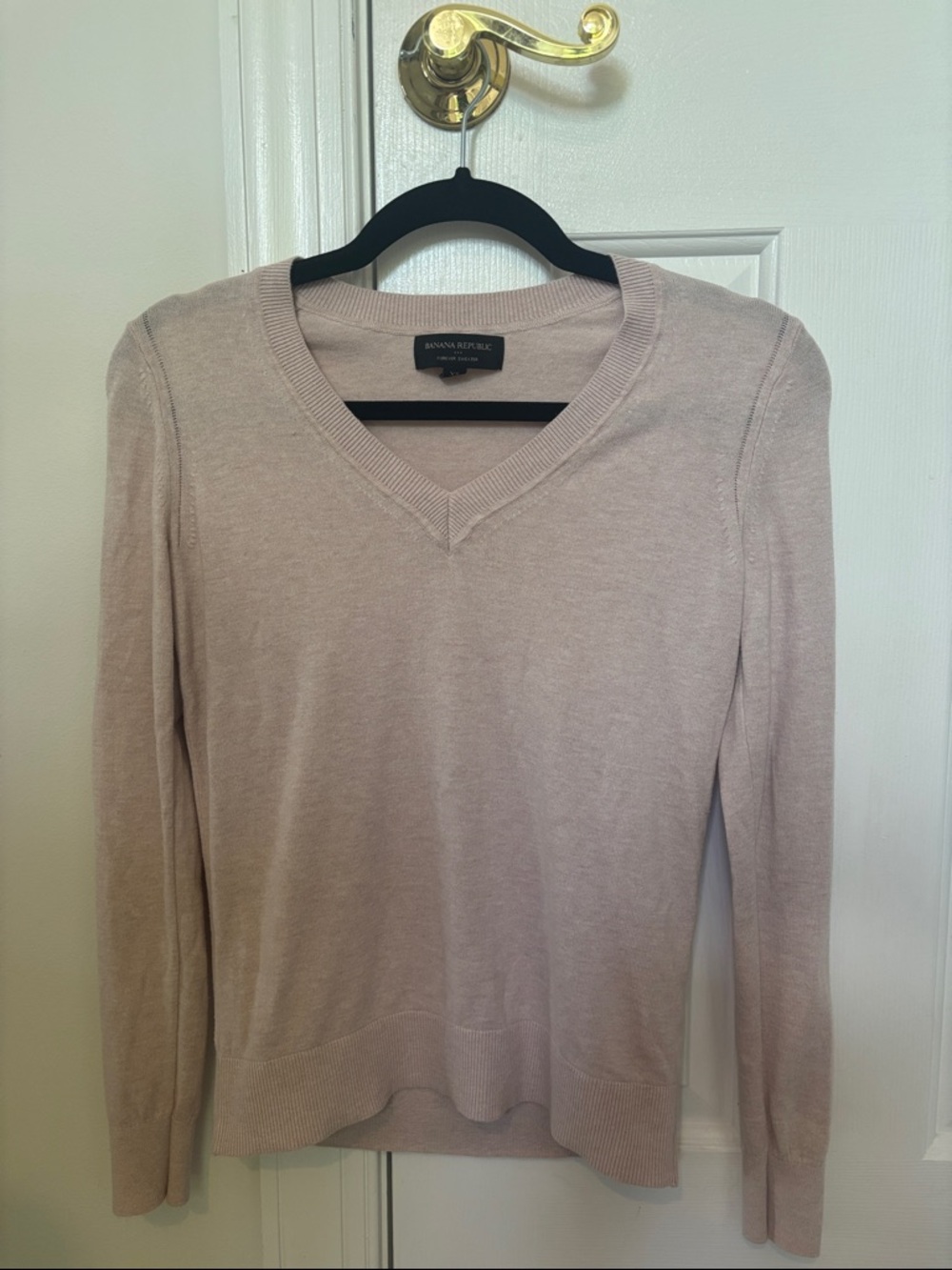 Banana Republic Light Blush V-Neck Pullover Sweater